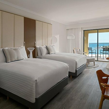 몰타 메리어트 호텔 앤 스파 Saint Julian's 외부 사진 A guest room at the Westin Maldives