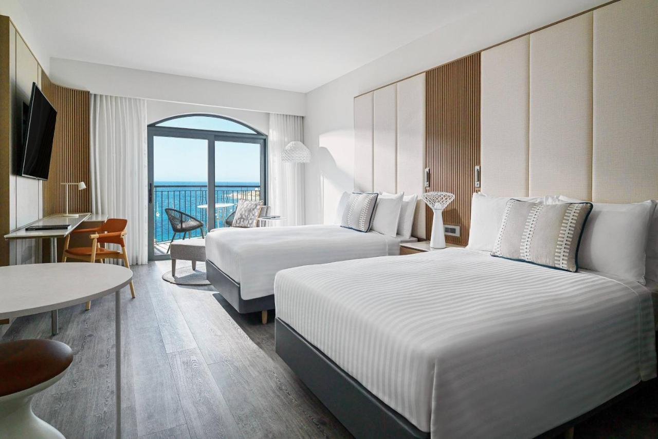 몰타 메리어트 호텔 앤 스파 Saint Julian's 외부 사진 A guest room at the Hilton Garden Inn